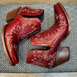 Ariat Dixon Women’s Western Booties Size 8 Good Used Condition Red